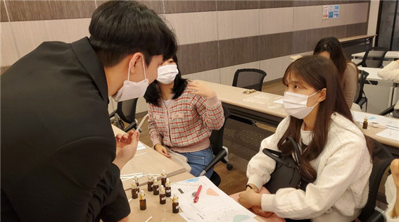 향수 캠페인.jpg